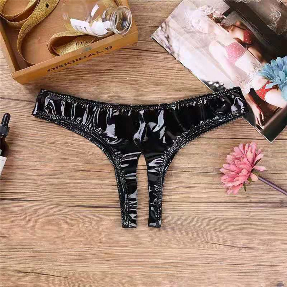 Tanga brasileña abierta latex - Tanga - abierto, autopostr_pinterest_48604, brasileño, Mujer, sexy, xxx - 365Briefs -